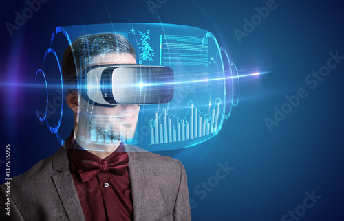 商人戴着虚拟现实眼镜